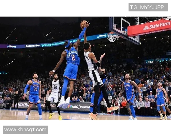 尼克斯与雷霆激战正酣球迷期待精彩对决与绝妙表现